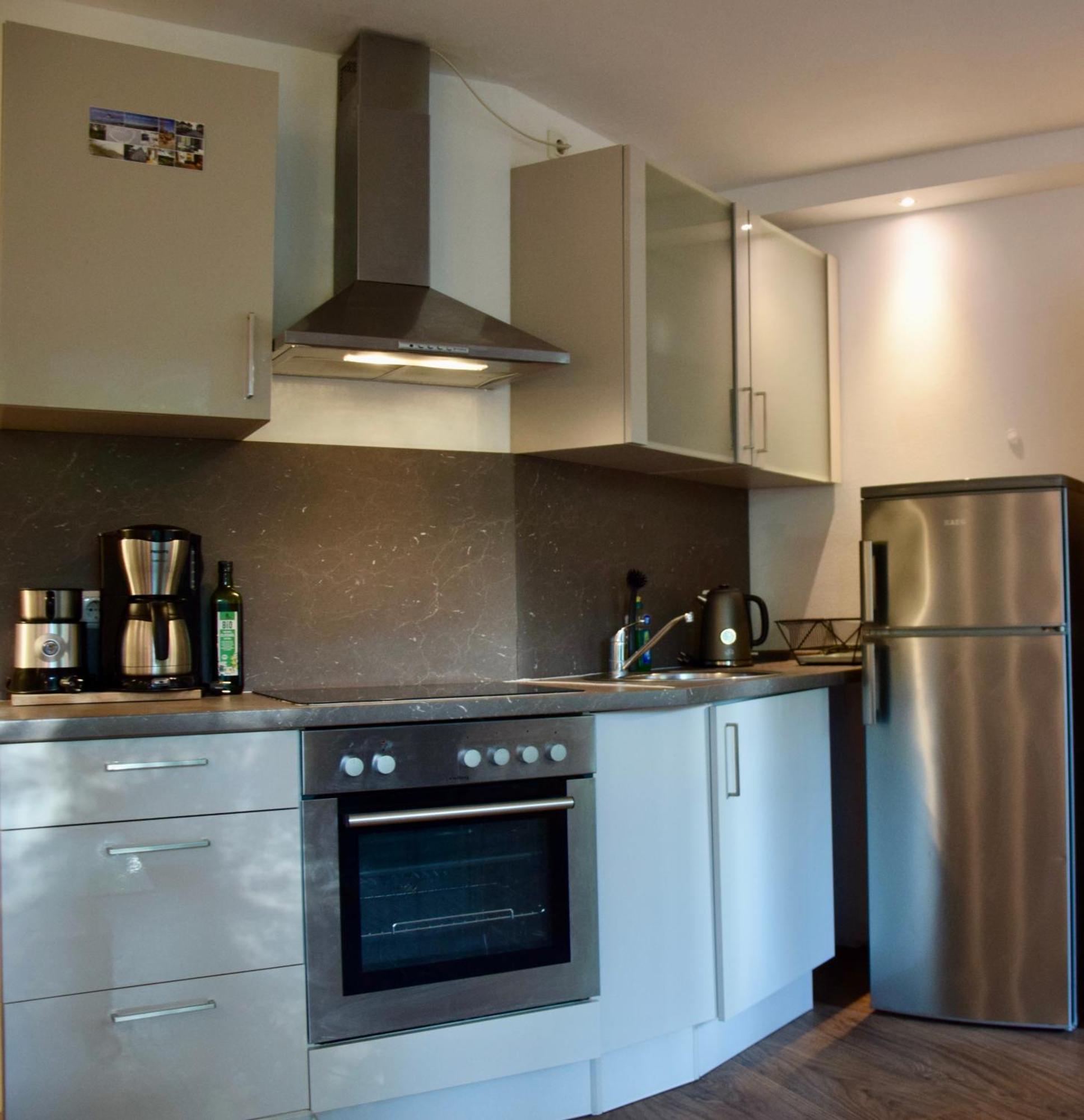 Stilvolle Wohnung Mit Balkon & Parkplatz Rostock Kültér fotó
