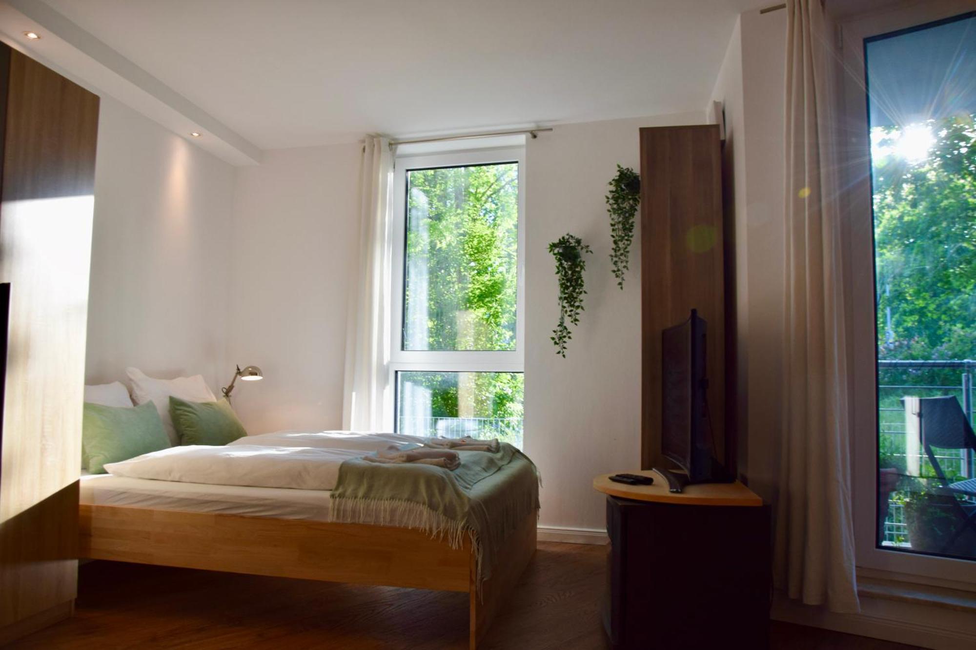 Stilvolle Wohnung Mit Balkon & Parkplatz Rostock Kültér fotó